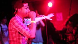 Los performs &quot;Vintage Rolls Royce Interior&quot; live in Boston