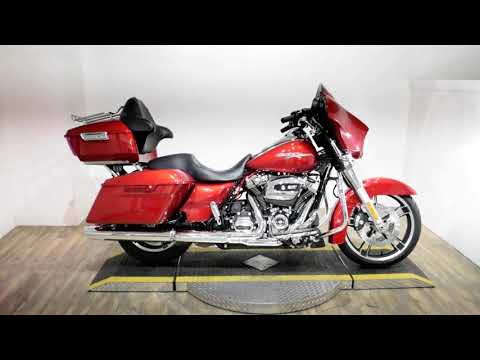 2018 Harley-Davidson Street Glide® in Wauconda, Illinois - Video 1