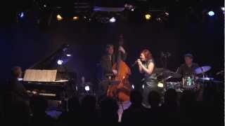 Sonia Johnson en spectacle.