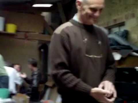 Le 1er Aout ange joue aux palets 