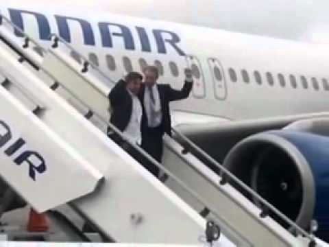 Pasi Nurminen rypee lentokentällä 16.05.2011