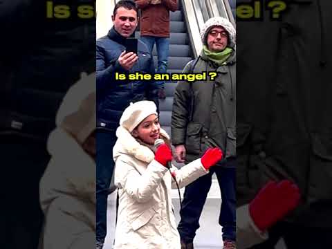 8 years old girl has a crazy voice 😳🎤 @violamaro @charlesgaugue 🎻#hallelujah  #singing #clarinet