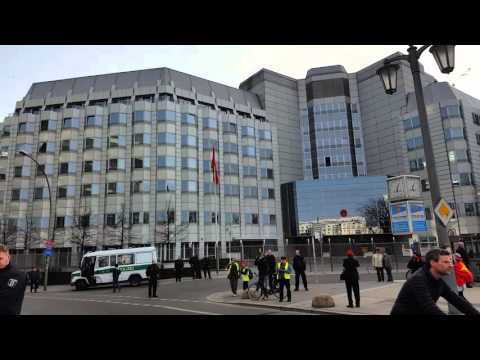 BIỂU TÌNH CHỐNG NHÀ CẦM QUYỀN TQ TẠI BERLIN 9.4.2016