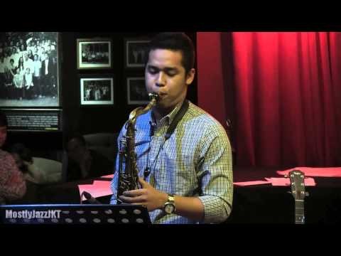 Gerald Situmorang Trio ft. Dennis Junio - Waving @ Mostly Jazz 07/06/14 [HD]