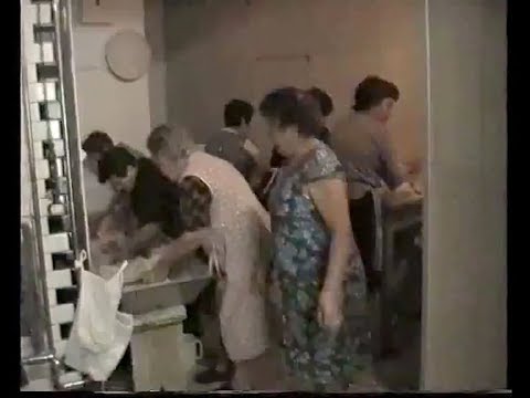 Come si faceva il pane una volta.  Mussomeli - (1- 11- 1999)