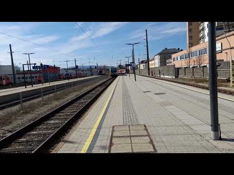 Wachaubahn von Emmersdorf/Donau kommend fährt um 11:10 in Krems ein am 18.03.2023