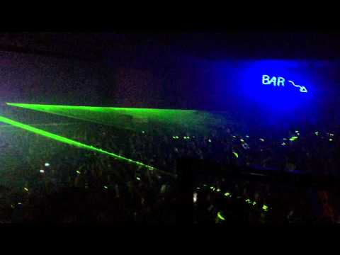 Gareth Emery feat Bo Bruce - U (W&W Remix)