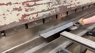 Presse plieuse Ursviken EKP CNC 400/3,7/3,15 à vendre - Image 4 | Machineryline CH Presse plieuse Ursviken EKP CNC 400/3,7/3,15 | Image 4 - Machineryline