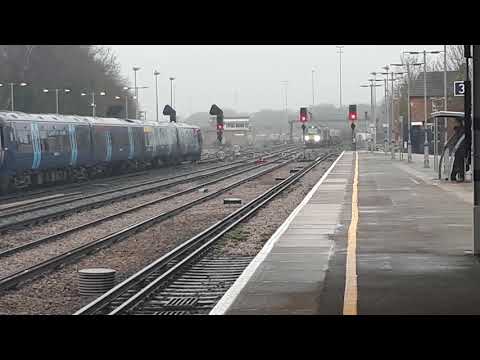 DRS 68005 & 68001 pass Tonbridge with the Dungerness Flasks 20/2/18