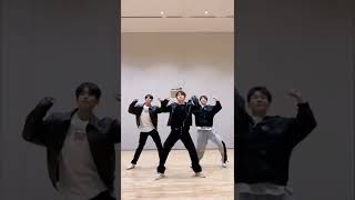 Download lagu SVT Hoshi-DK-Dino 'Rush Hour' Dance Challenge✨️ #crush #jhope #hoshi #seventeen mp3