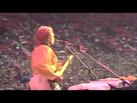 The Police - Every Little Thing She Does Is Magic (live in Gateshead '82)