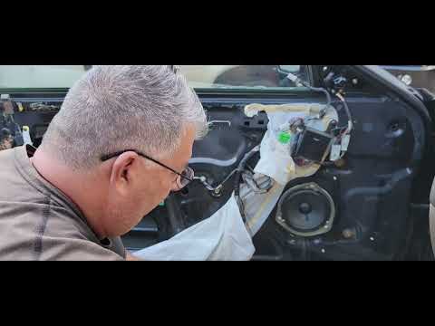 2003 Acura CL-S Door Panel and window Regulator