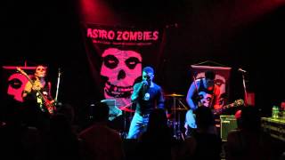Astro Zombies - In The Doorway (Misfits Cover)