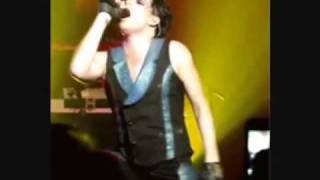 Adam Lambert isa Wet Dream War Machine