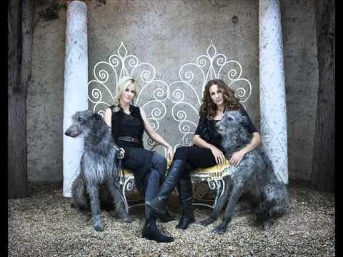 Fairytale 06 - Court Yard Hounds