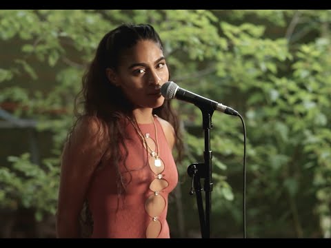 Jessie Reyez - MUTUAL FRIEND (Acoustic Performance)