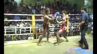 Download Lagu Robert Lek fights on Ko Phi Phi Island Thumbnail