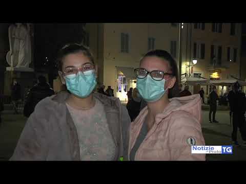 2020-10-31 PRATO - IN PIAZZA CARCERI 2.500 LUCI PER  PRATO NON SI SPEGNE