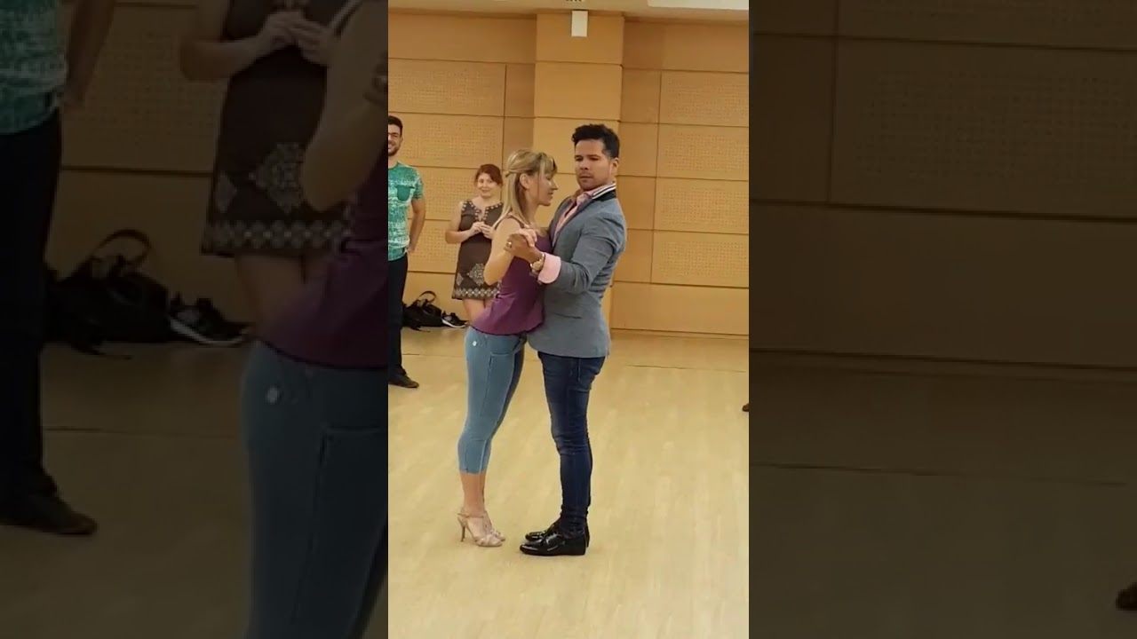 Interaction with the partner and embrace Spanish version, Sebastian Arce y Mariana Montes