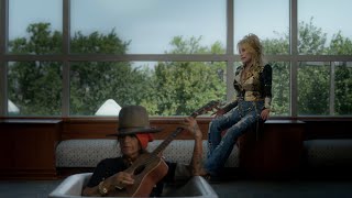 Musik-Video-Miniaturansicht zu What's Up? Songtext von Dolly Parton feat. Linda Perry