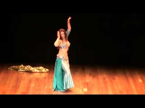 Aisa Lafour dancing Mejancé in CIAD Bellydance festival Bauru in Brazil
