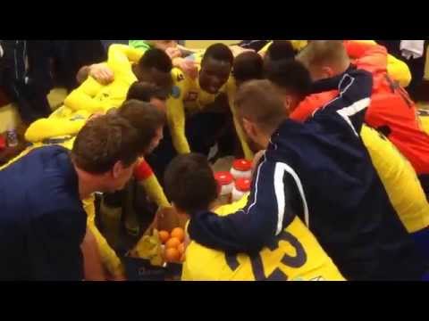 Sas epinal / chambly : 1ère victoire saison 2014/2015 : joie du vestiaire.