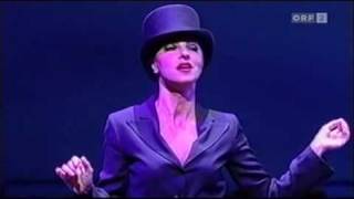 Natascha Petrinsky: Ich bin die fesche Lola