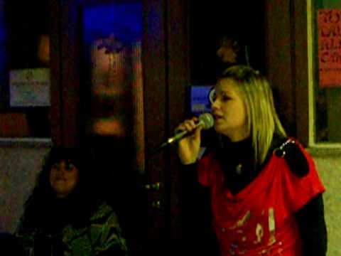 Stefania canta SONO COME TU MI VUOI