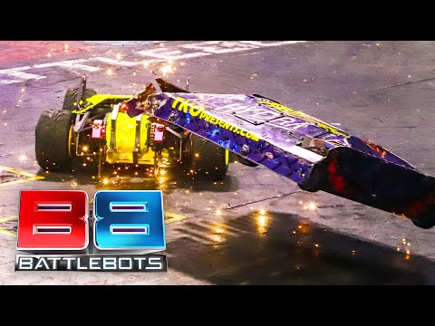 SOMEONE GET THIS BOT A PARACHUTE! | Hydra vs Hypershock | Battlebots