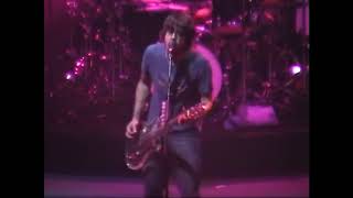 Foo Fighters - Hammerstein Ballroom, New York, NY (02/07/2003)