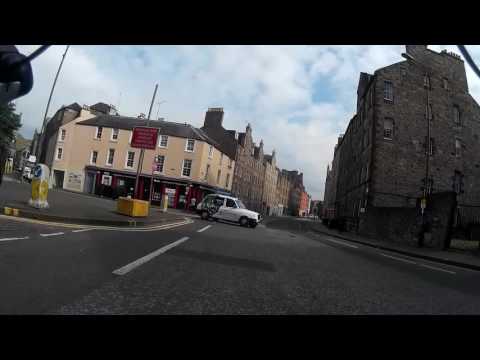 Taxi 1053 - Pull out and gives the finger