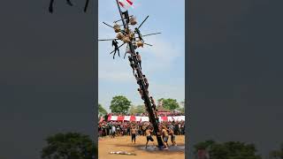 Download lagu Lomba Panjat Pinang di Desa Sumedang Gagal Total, Semua Hadiah Jatuh mp3