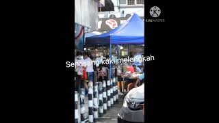 Download lagu Sepasang kaki melangkah? mp3