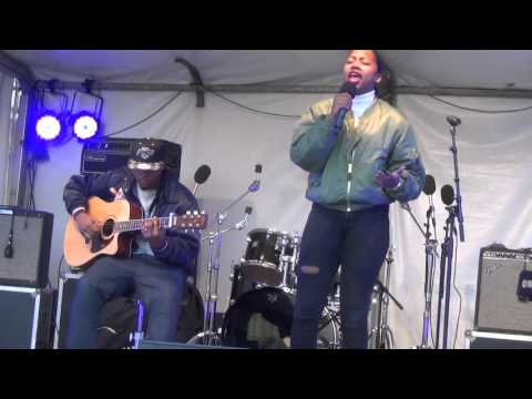 08 13 44 Melissa Lopes via Maeh opening Kruisplein Rotterdam 2015  za 29 11 15 SD 01 008