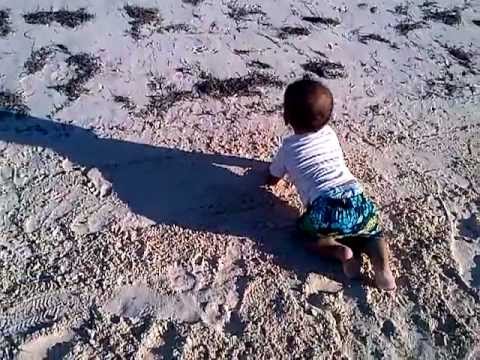 Jorge Eduardo loves the beach - Part I