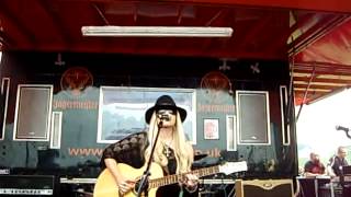Download lagu 'Heaven In This Hell' - Orianthi, Bloodstock, 12/8/12 (acoustic) mp3
