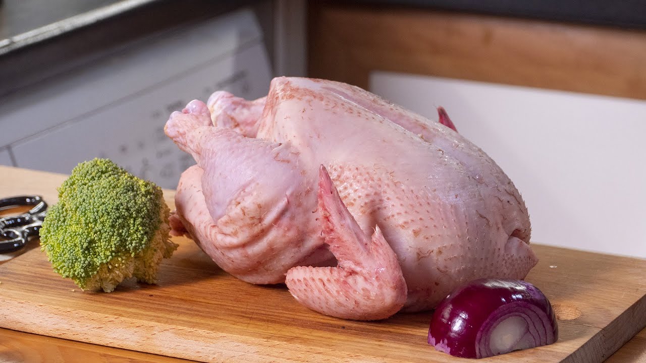 Это прекрасный ужин. Просто все сложил и получил великолепную курицу с овощами. Готовлю в духовке.