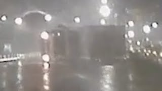 【自撞影片】學長自撞中央分隔島後翻覆（雜音注意）