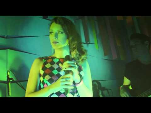 Gala Briê feat. TOURISTA - Jugosa [En Vivo @ Bazar]