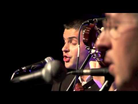 Klapa Kampanel - Život Leti Kapetane (Live)