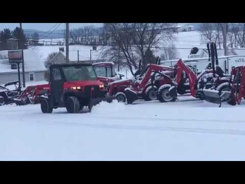 GRAVELY ATLAS JSV PLOWING SNOW!