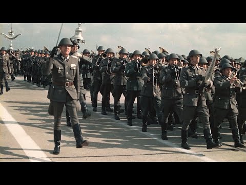 "Between Rehearsal and Parade" — East German Film (1974)