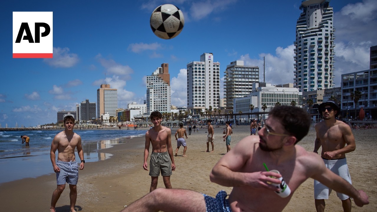 Video | Tel Aviv residents react to peace talks with Iran ending without deal
