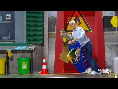 La stanza inclinata: "l'isola ecologica"- Stasera tutto è possibile  25/02/2025