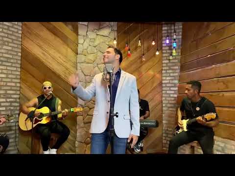 Mulher segura - DVD Os Clones Verão