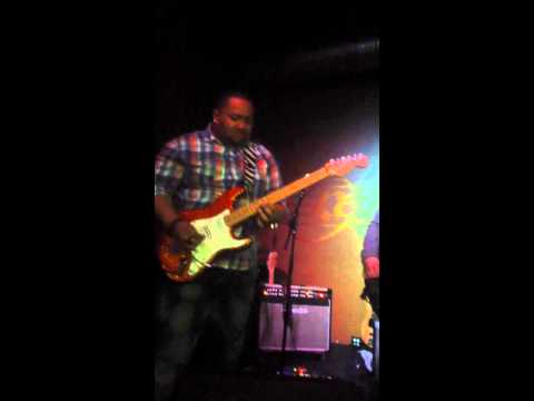 Shonn Hinton Plays How Does It Feel at Refuge Live in Chicago