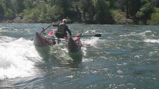 preview picture of video 'Kayaks, Rafts, Wipe out  on the Wenatchee River Turkey Shoot wave'