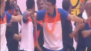 Dutch World Cup team dance to &#39;Swedish House Mafia - One&#39;