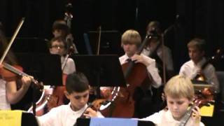 Waiting for the novice orchestra