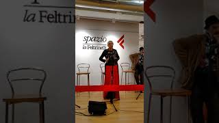 Malika ayane sogni tra i capelli live @ Feltrinelli Napoli domino instore 2018